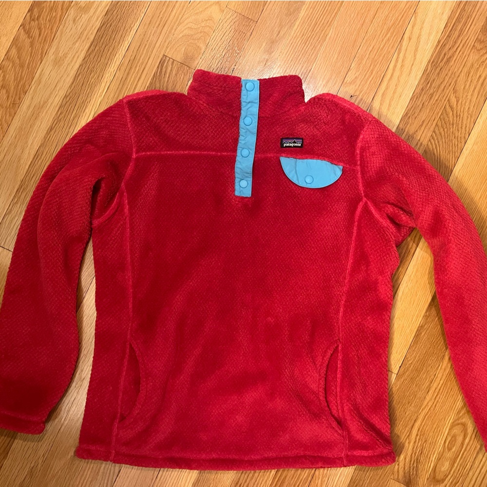 Patagonia pull over fleece raspberry color